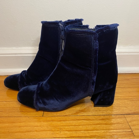 Stuart Weitzman Blue Velvet Ankle Boots 6 - Picture 3 of 14